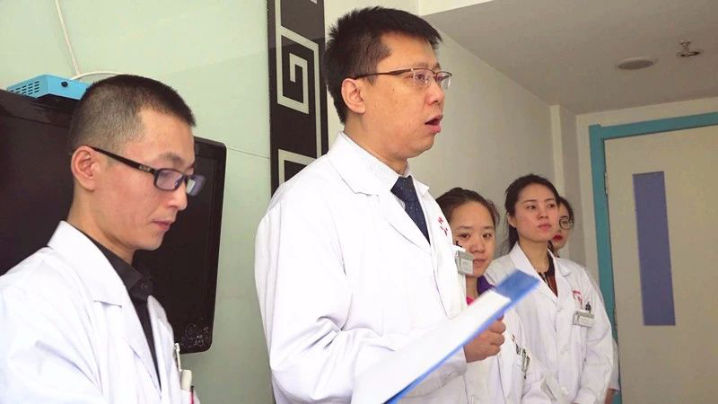 中亚朱海涛主任：谨守“看诊两原则”，用责任感打动每一位患者