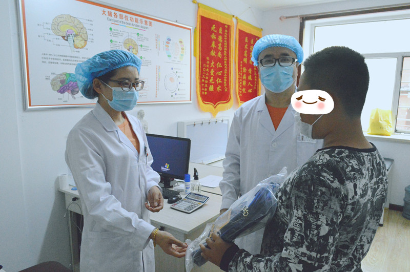 祝福孩子们健康快乐成长 中亚医院陪伴孩子们欢度六一
