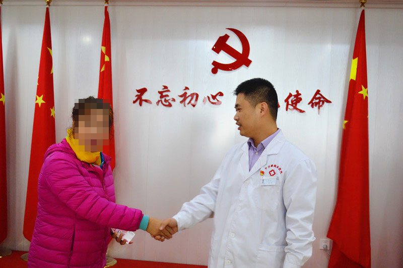 严冬不冷：中亚医院情系失独家庭，精准帮扶暖人心